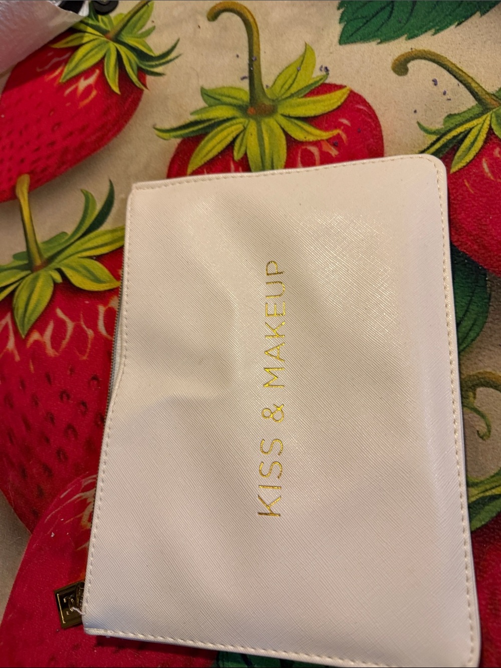 Kiss & Makeup White Travel Makeup Pouch